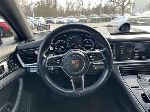 Used 2018 Porsche Panamera 4 image 10
