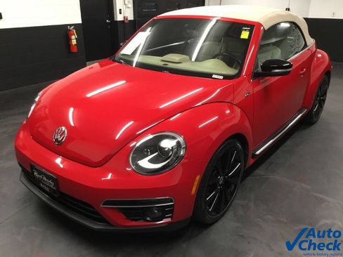 Used 2014 Volkswagen Beetle R-Line FWD image 17