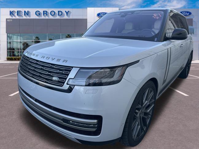 Used 2023 Land Rover Range Rover Long Wheelbase SE AWD/4WD image 3