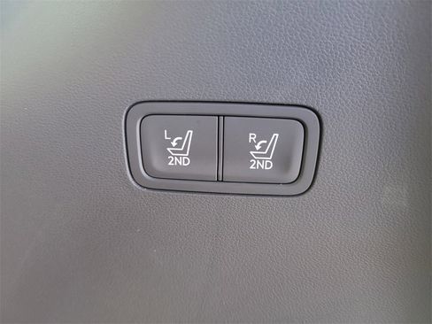 Used 2025 Hyundai Santa Fe SEL image 9