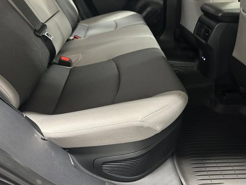 Used 2025 Toyota RAV4 XLE AWD/4WD image 52