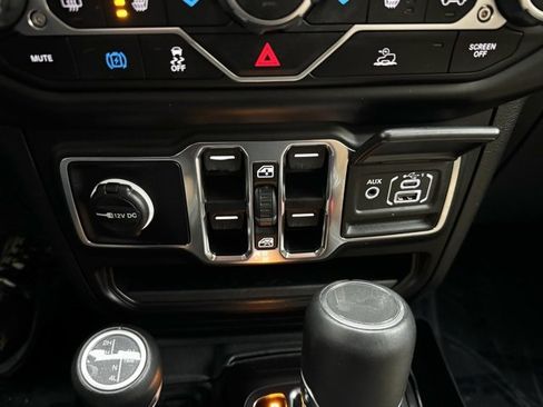 Used 2023 Jeep Wrangler Unlimited Sahara w/ Cold Weather Group image 15