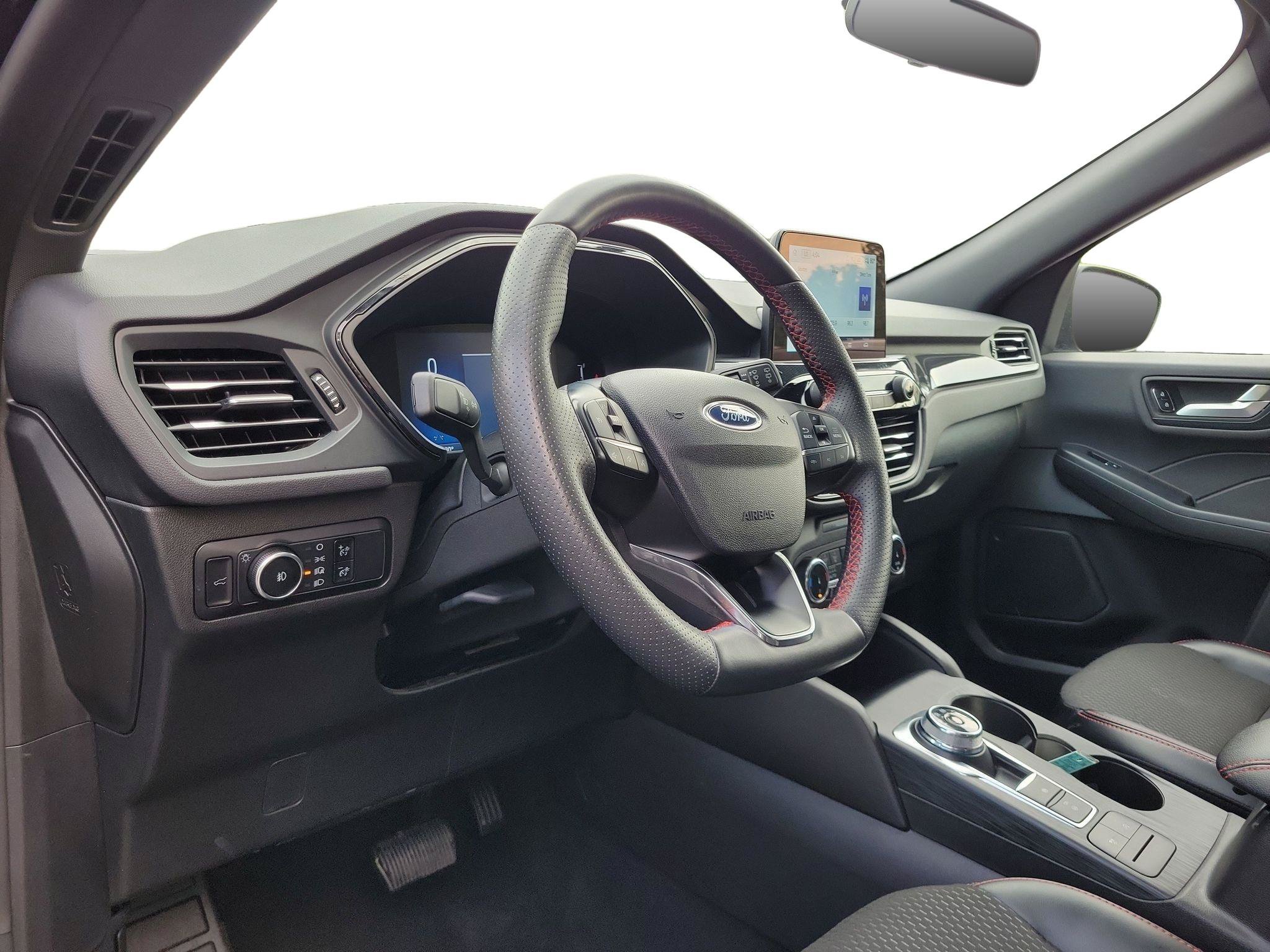 Used 2025 Ford Escape ST-Line Select AWD/4WD image 6