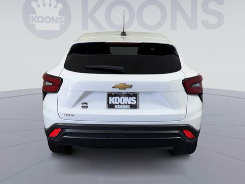 Used 2024 Chevrolet Trax LS image 5