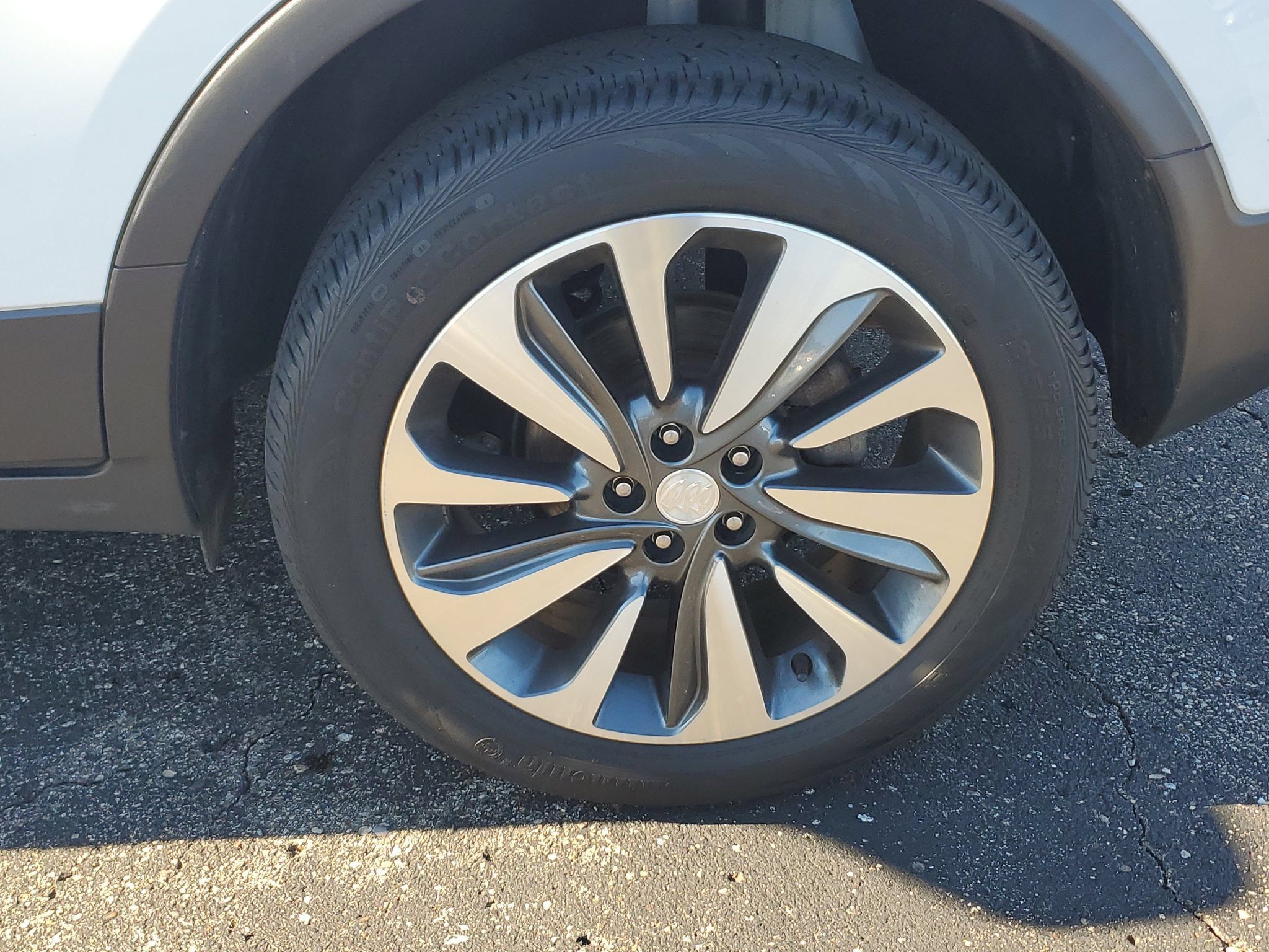 Used 2022 Buick Encore Preferred w/ Safety Package FWD image 6