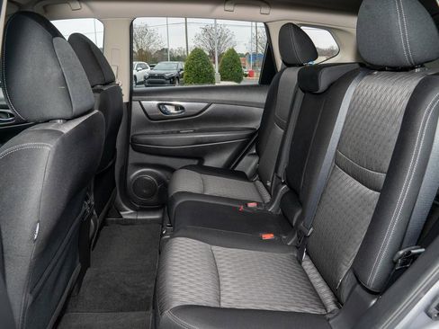 Used 2020 Nissan Rogue SV image 8