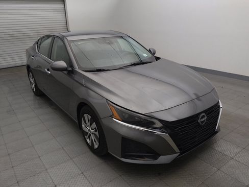 Used 2023 Nissan Altima 2.5 S FWD image 13
