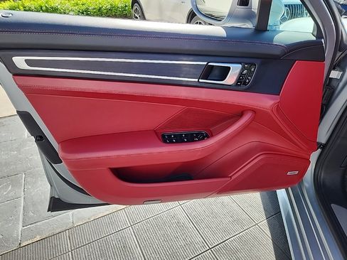 Used 2020 Porsche Panamera w/ Premium Package Plus image 29