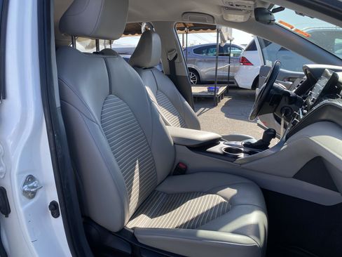 Used 2022 Toyota Camry SE image 21