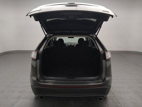 Used 2018 Ford Edge SE w/ Cargo Accessory Package FWD image 29