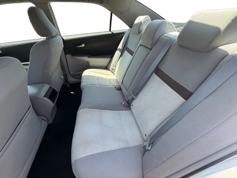 Used 2012 Toyota Camry LE FWD image 16