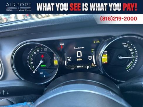 Used 2022 Jeep Wrangler Unlimited Rubicon 4xe AWD/4WD image 15