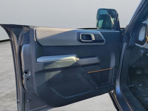 Used 2021 Ford Bronco Badlands image 9