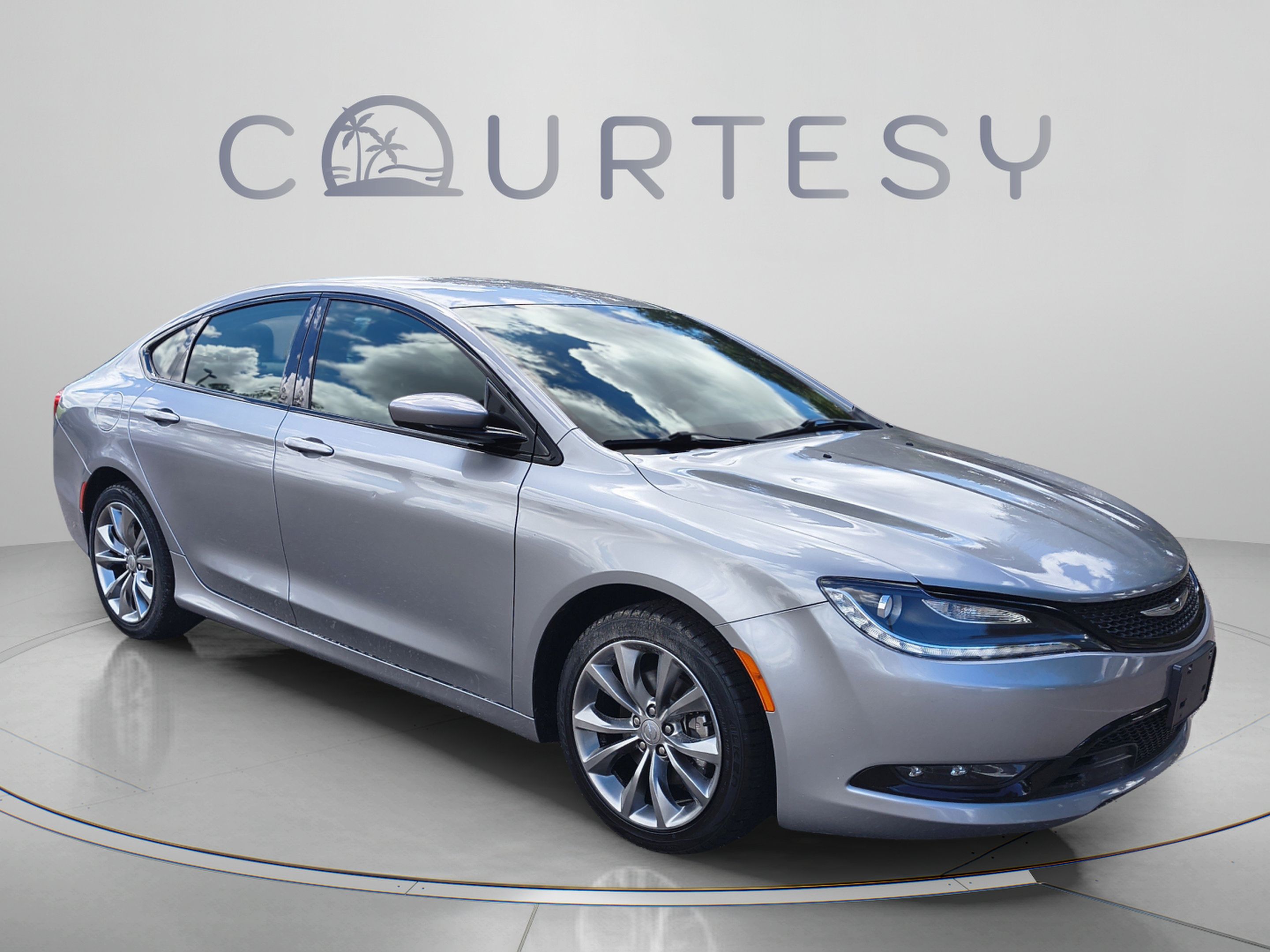 Used 2015 Chrysler 200 S w/ Comfort Group FWD image 9