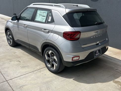 New 2026 Hyundai Venue SEL FWD image 5