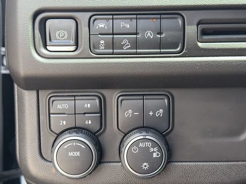 Used 2023 Chevrolet Tahoe Z71 AWD/4WD image 22