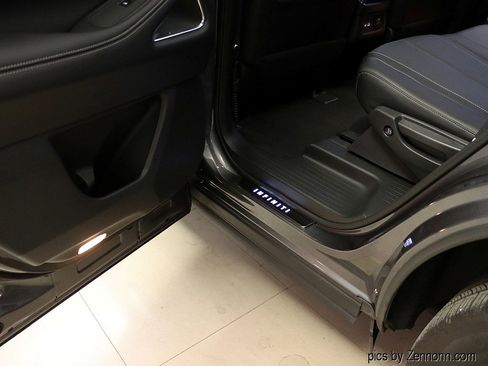 Used 2023 INFINITI QX60 Sensory w/ Cargo Package image 28