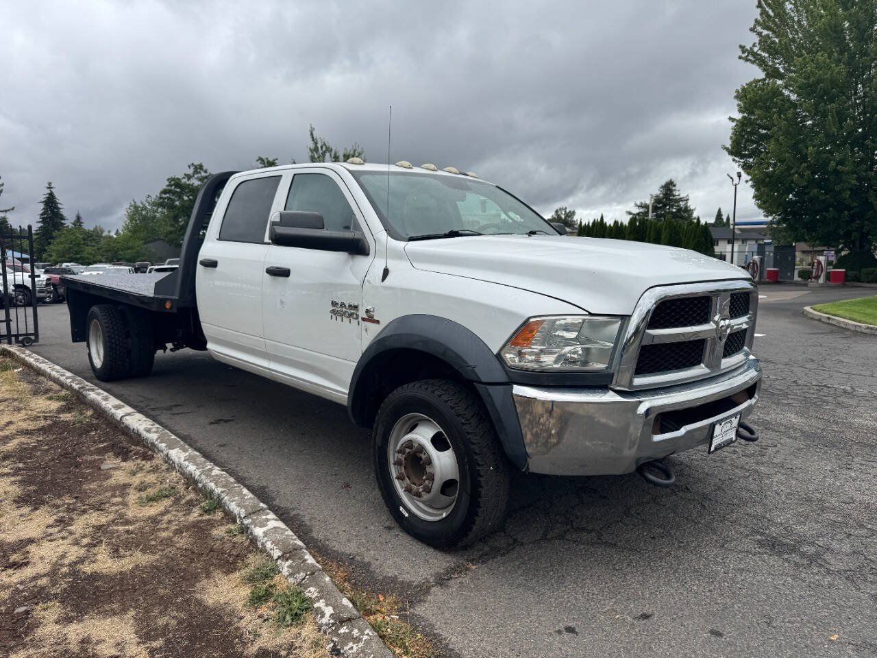 Used 2016 RAM 4500 Tradesman w/ Chrome Appearance Group AWD/4WD image 3