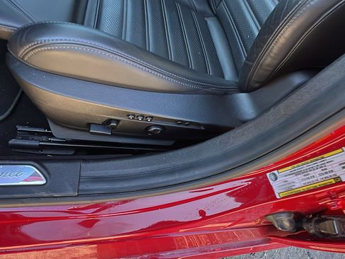 Used 2025 Alfa Romeo Giulia AWD w/ Veloce Package AWD image 17