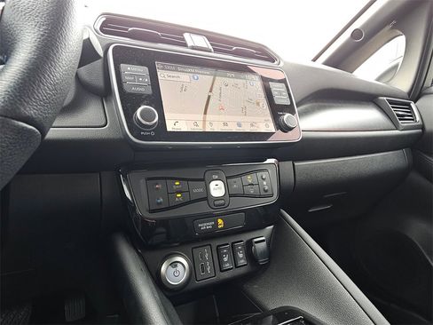 Certified 2024 Nissan Leaf SV Plus image 21