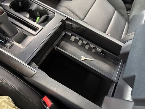 Used 2025 Ford F150 Raptor AWD/4WD image 33