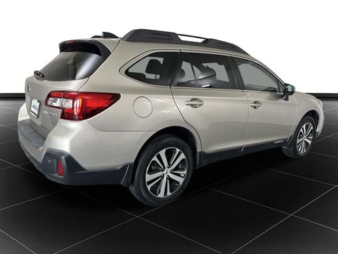 Used 2018 Subaru Outback 2.5i Limited AWD/4WD image 5
