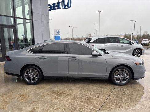 Used 2025 Honda Accord EX-L image 4