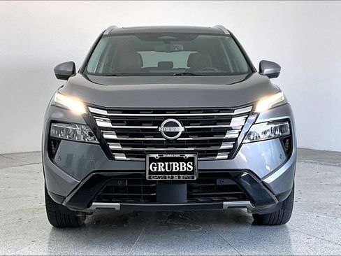 Used 2025 Nissan Rogue Platinum w/ Tech Package AWD/4WD image 3