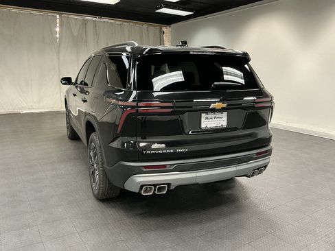 New 2026 Chevrolet Traverse LT w/ Sun and Wheel Package AWD/4WD image 3