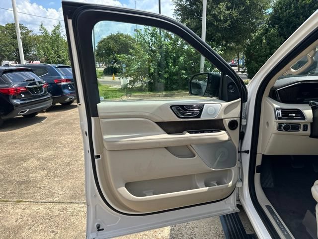 Used 2018 Lincoln Navigator Reserve w/ Technology Package AWD/4WD image 32