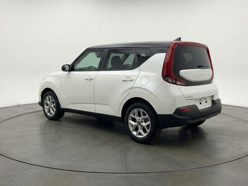 Used 2025 Kia Soul LX w/ LX Technology Package FWD image 6