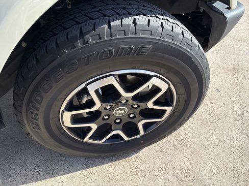 Used 2025 Ford Bronco Outer Banks image 16