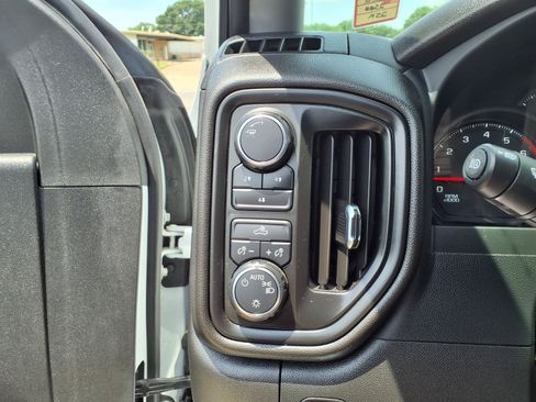 Used 2024 Chevrolet Silverado 2500 Custom w/ Custom Convenience Package AWD/4WD image 11
