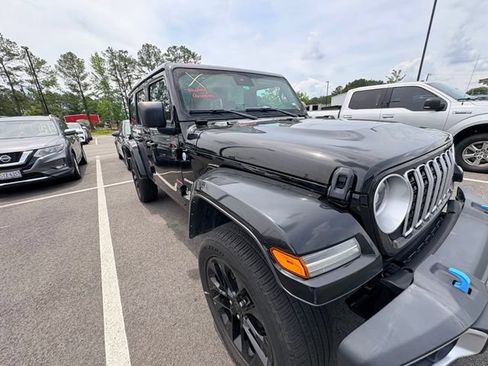 Used 2024 Jeep Wrangler Unlimited Sahara AWD/4WD image 13