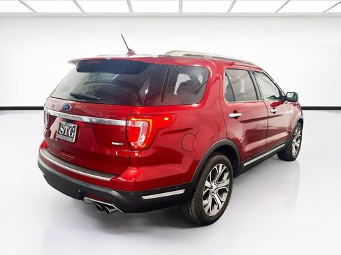 Used 2018 Ford Explorer Platinum AWD/4WD image 4