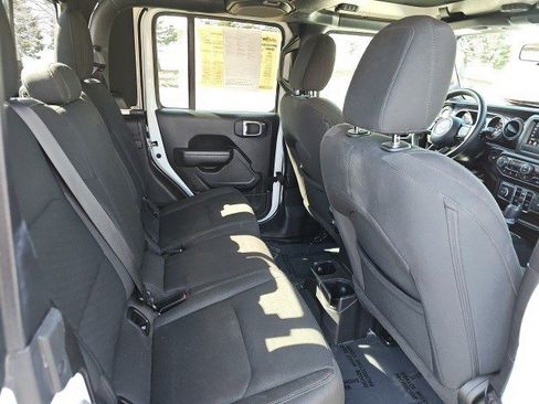 Used 2022 Jeep Gladiator Sport image 16