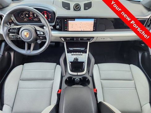 Used 2024 Porsche Cayenne image 22
