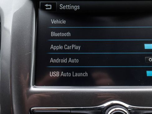 Used 2017 Chevrolet Cruze LT w/ Convenience Package FWD image 9