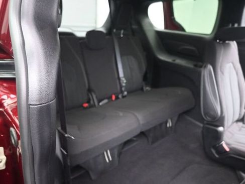 Used 2020 Chrysler Pacifica Touring w/ S Appearance Package FWD image 15