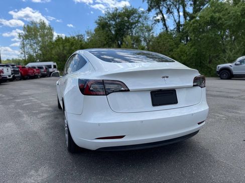 Used 2019 Tesla Model 3 Standard Range Plus image 8