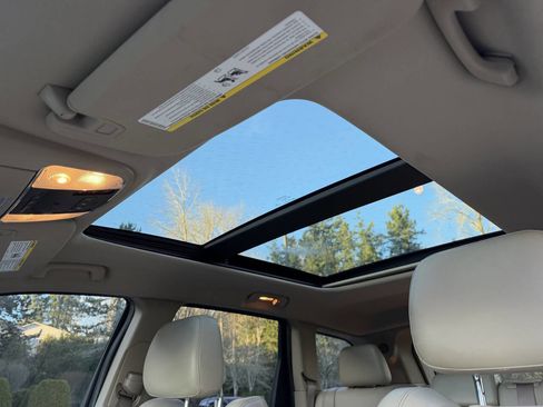 Used 2014 Jeep Grand Cherokee Limited w/ Luxury Group II image 32