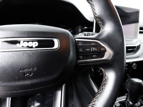 Used 2022 Jeep Compass Limited AWD/4WD image 32