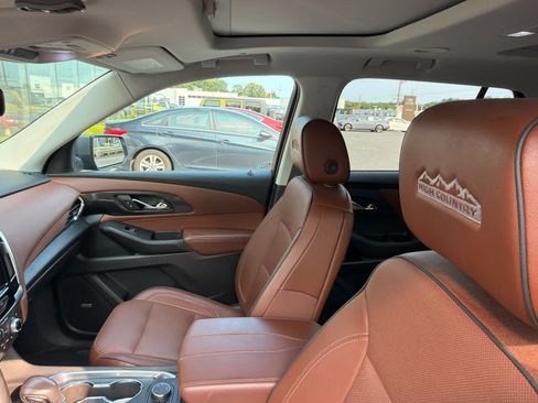 Used 2021 Chevrolet Traverse High Country AWD/4WD image 8
