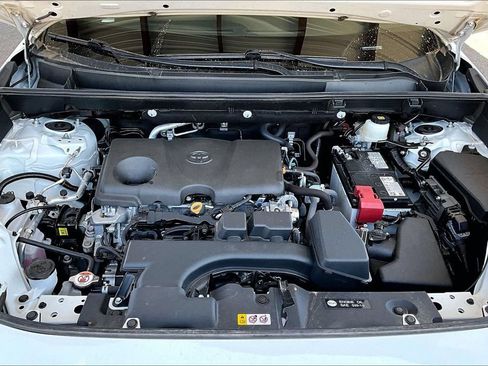 Used 2025 Toyota RAV4 XLE Premium FWD image 30