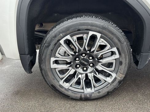 Used 2024 GMC Sierra 1500 Denali Ultimate image 12