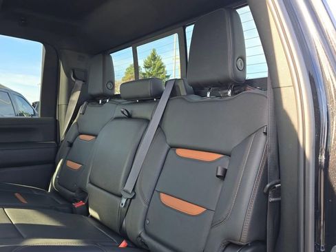 Used 2022 GMC Sierra 2500 AT4 w/ AT4 Premium Plus Package image 17