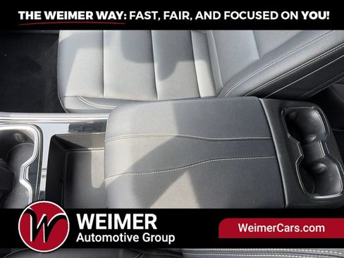 Used 2025 Chevrolet Traverse LT AWD/4WD image 35
