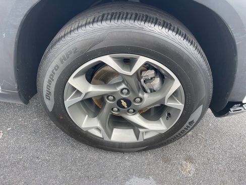 Used 2024 Chevrolet Trax LT w/ Sunroof Package image 20