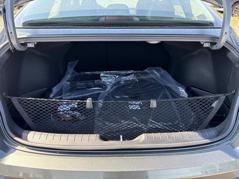 New 2025 Hyundai Elantra Limited image 12