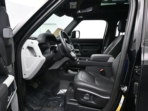 Used 2023 Land Rover Defender 130 SE AWD/4WD image 10